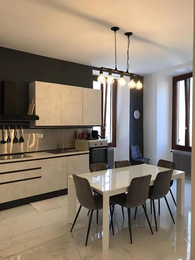 Apartment Splendid Lake 2 Desenzano del Garda Italy