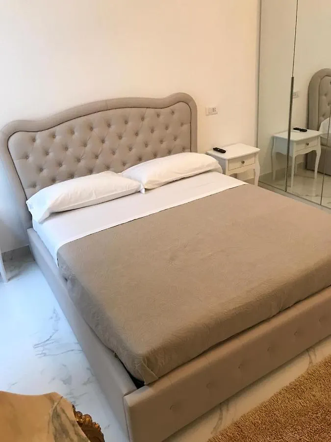 Apartment Splendid Lake 2 Desenzano del Garda Italy